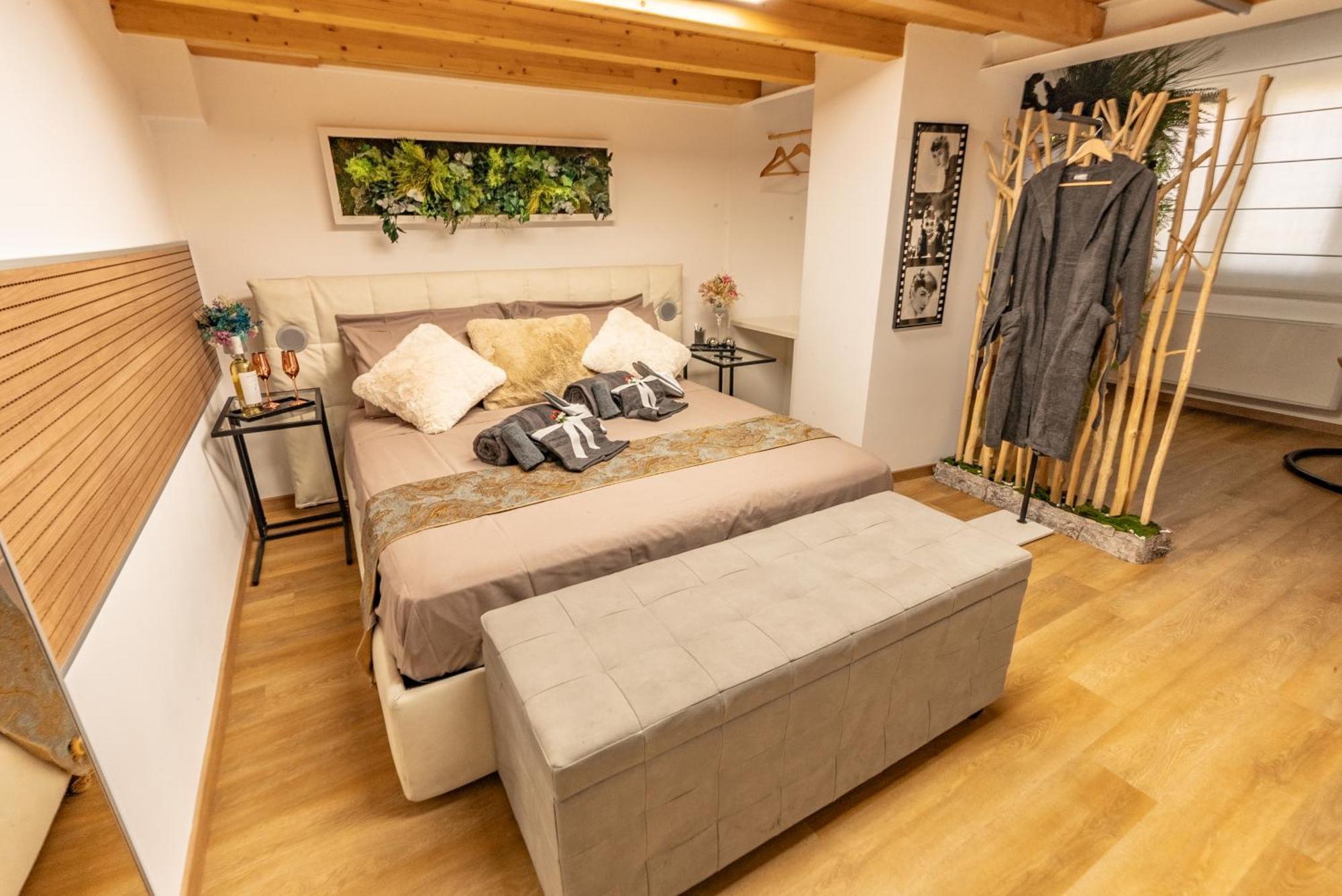 Luxe & Central Haven - Jacuzzi, Sauna, Steam, Private Parking コモ エクステリア 写真