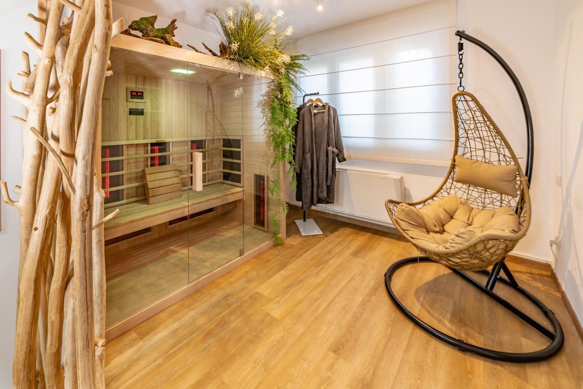 Luxe & Central Haven - Jacuzzi, Sauna, Steam, Private Parking コモ エクステリア 写真